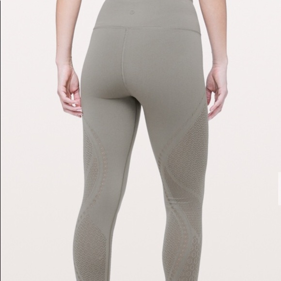 lululemon athletica Pants - 🍋Lululemon Reveal Tight 28”❤️ Like new❤️